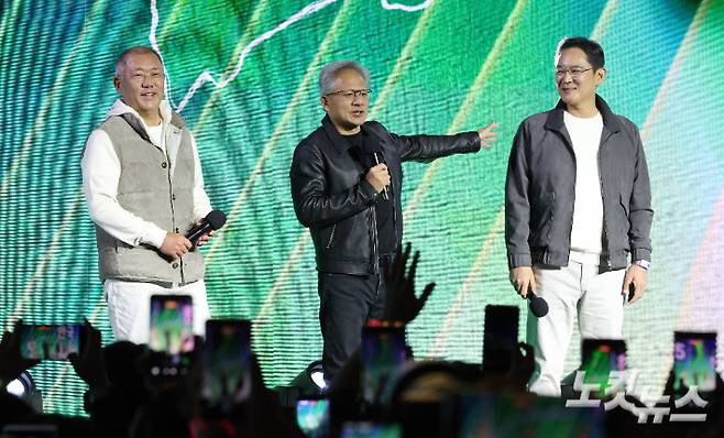 젠슨 황 엔비디아 최고경영자(CEO)와 이재용 삼성전자 회장, 정의선 현대차그룹 회장이 30일 서울 강남구 코엑스에서 열린 엔비디아 지포스 게이머 페스티벌에 참석해 있다. 류영주 기자