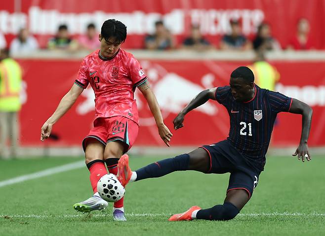 설영우(왼쪽) | 연합뉴스