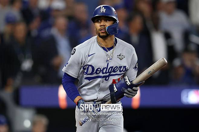 ▲ 월드시리즈 3차전에서 오타니 쇼헤이가 자신의 앞에서 네 차례나 고의4구를 기록하는 것을 바라만 보고만 있어야 했던 무키 베츠