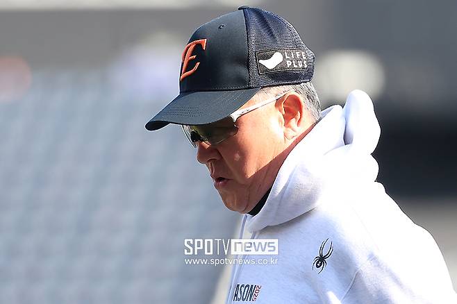 ▲ 투수 교체 등 전술에 한치의 실수도 있어서는 안 되는 김경문 한화 감독 ⓒ곽혜미 기자