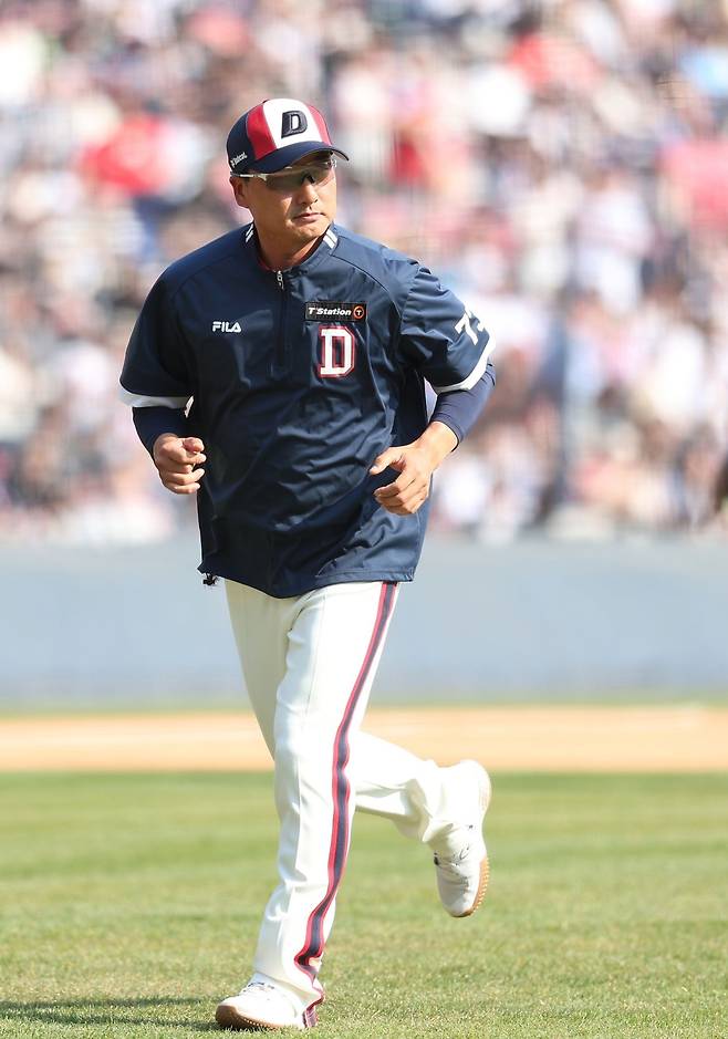 두산 코치 시절, 정재훈 투수코치의 모습. /사진=두산 베어스 제공