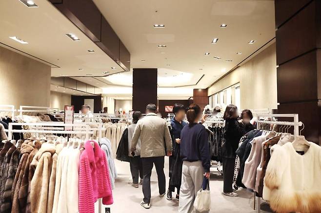 신세계百, '세이블 모피·밍크 기획전'…최대 70% 할인 [신세계백화점 제공. 재판매 및 DB금지]