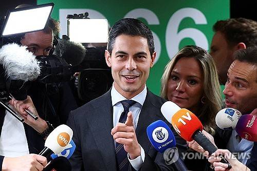 롭 예턴 네덜란드 차기 총리로 유력시 되는 롭 예턴 D66 대표 [로이터 연합뉴스 자료사진. 재판매 및 DB 금지]