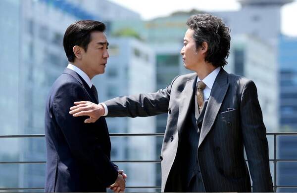 '서울 자가에 대기업 다니는 김 부장 이야기'  스틸 컷 / 사진= SLL, 드라마하우스, 바로엔터테인먼트