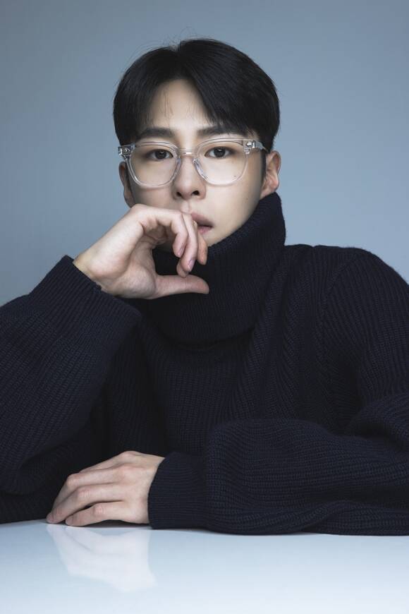 배우 이재욱이 KBS2 토일드라마 '마지막 썸머'로 첫 1인 2역 연기에 나선다. /로그스튜디오