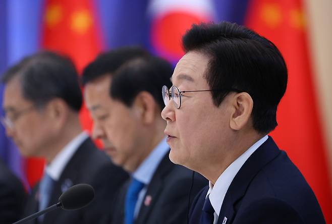 한중 정상회담, 발언하는 이재명 대통령     (경주=연합뉴스) 김도훈 기자 = 이재명 대통령이 1일 경북 국립경주박물관에서 열린 시진핑 중국 국가주석과의 한중 정상회담에서 발언하고 있다. 2025.11.1     superdoo82@yna.co.kr (끝)