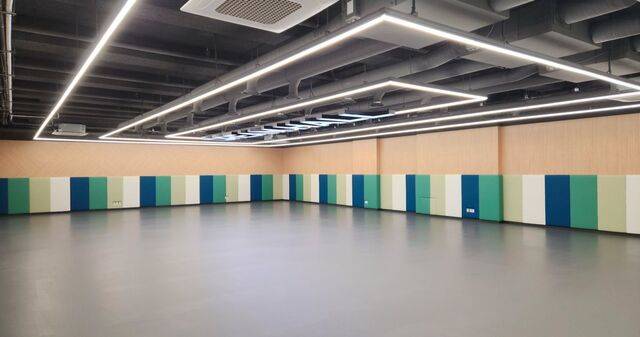 지하 1층의 롤러예배실.