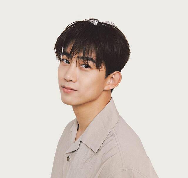 그룹 2PM 출신 옥택연. 51k