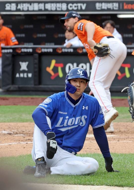 아쉬운 표정. 사진[연합뉴스]