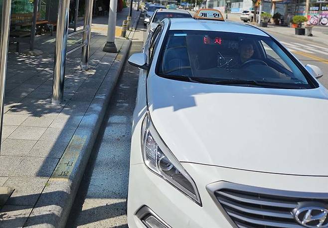 태백시외버스 터미널 입구에서 승객을 기다리는 택시.사진은 기사와 관련 없음.(사진=뉴시스) *재판매 및 DB 금지