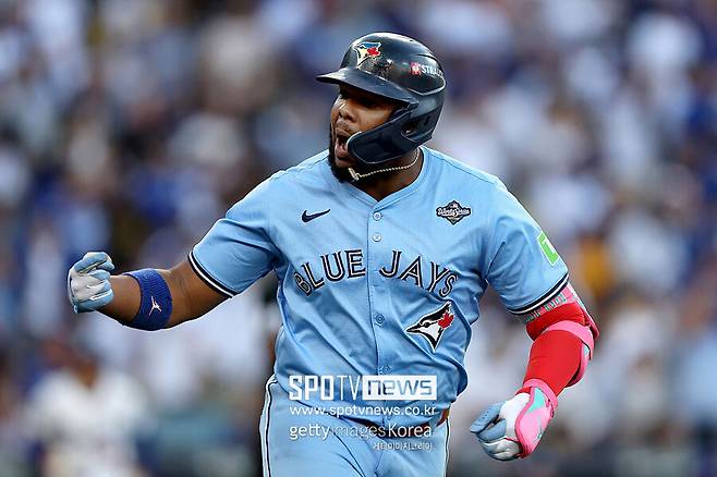 포효하는 블라디미르 게레로 주니어.