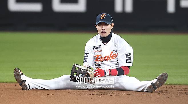 ▲ 그나마 포스트시즌 로스터에 합류한 심우준은 타격에서 전체적으로 저조한 모습을 보이며 고개를 들지 못했다 ⓒ곽혜미 기자