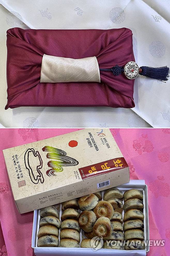 시진핑 중국 국가주석과 대표단에 보낸 황남빵 (경주=연합뉴스) 대통령실은 이재명 대통령이 시진핑 중국 국가주석을 환영한다는 뜻으로 중국 대표단에 경주의 명물인 황남빵을 전달했다고 31일 밝혔다.
    대통령실은 이재명 대통령이 모든 APEC 회원국 대표단에게도 황남빵을 선물할 것을 지시했다고 전했다. 2025.10.31 [대통령실 제공. 재판매 및 DB 금지] photo@yna.co.kr