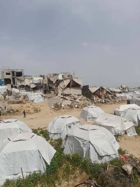 이스라엘의 공습으로 파괴된 라니아 술탄의 집터와 고향 마을. 라니아 술탄 제공