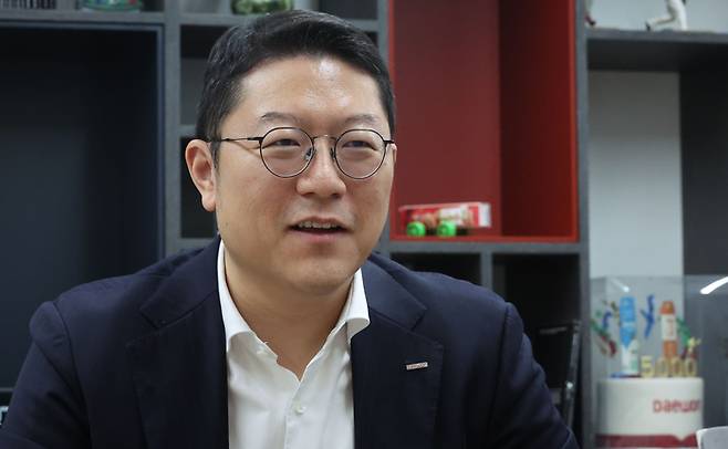 대원제약 백인환 사장이 매일경제와 인터뷰 하고 있다. [이승환 기자]