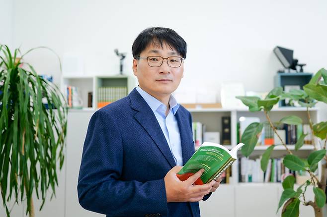 도서 ‘대한민국 식량의 미래’ 저자 남재작 한국정밀농업연구소장 (사진=김영사 출판사)