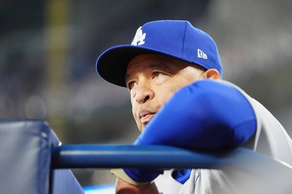 로버츠 감독은 감독 통산 두 번째 월드시리즈 7차전을 갖는다. 사진= The Canadian Press via AP= 연합뉴스 제공