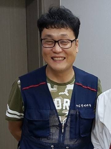 APEC 기간 시진핑 중국 국가주석에게 선물한 바둑판을 만든 신동관 6형제바둑 본부장. 본인 제공