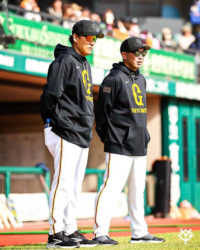 ▲ 이승엽 요미우리 임시코치와 아베 신노스케 요미우리 감독 ⓒ요미우리 자이언츠 공식 SNS