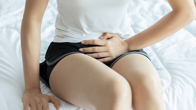 과도한 세정, 습한 환경은 질 내 유익균의 적이므로 피하는 것이 좋다|출처: 클립아트코리아