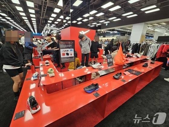 프로-스펙스가 22~29일 7일간 러너들을 위한 팝업스토어 '달리기의 궤적'을 개최한다.ⓒ 뉴스1/김진희 기자.