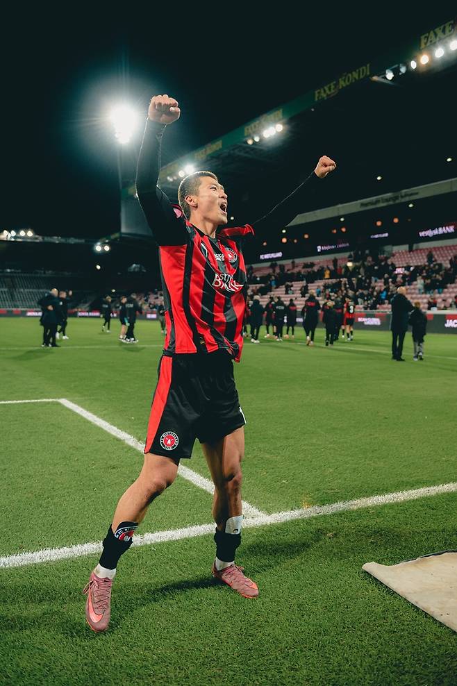 조규성이 30일 헤르닝과의 홈 경기에서 승리한 뒤 포효하고 있다. 출처 | 미트윌란 SNS