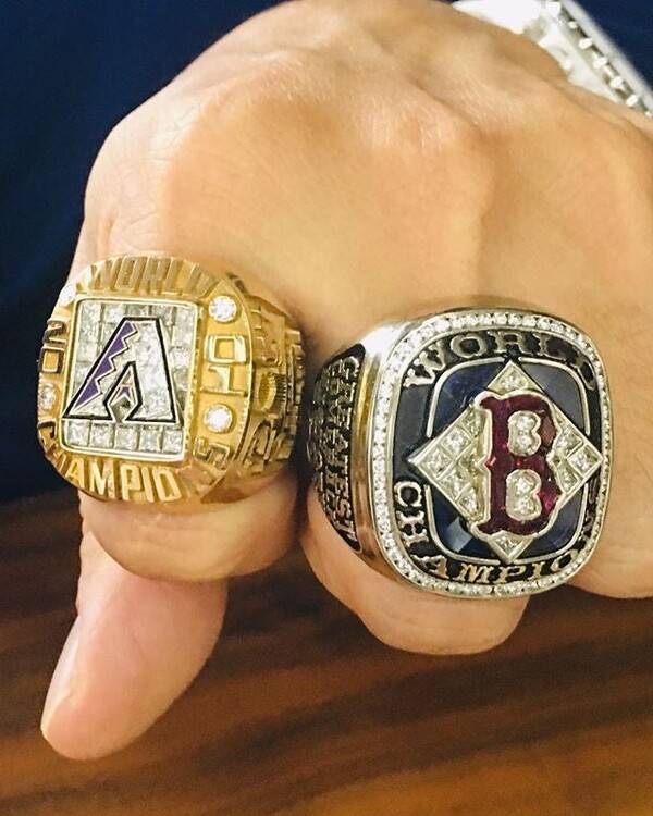 한국인 유일의 월드시리즈 우승 반지 두개를 보유한 김병현의 우승반지들. ⓒ김병현 SNS
