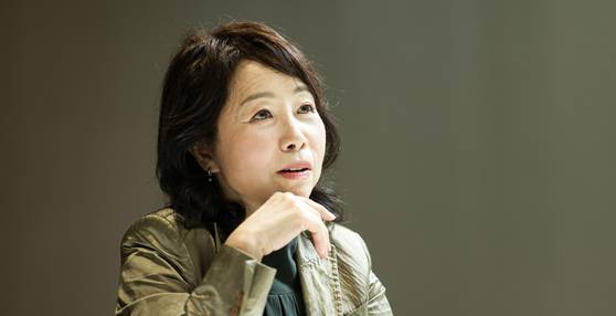 Kwak Keum-joo, professor emeritus of psychology at Seoul National University, speaks with the JoongAng Ilbo in Mapo District, western Seoul, on Oct. 14. [KIM KYUNG-ROK]