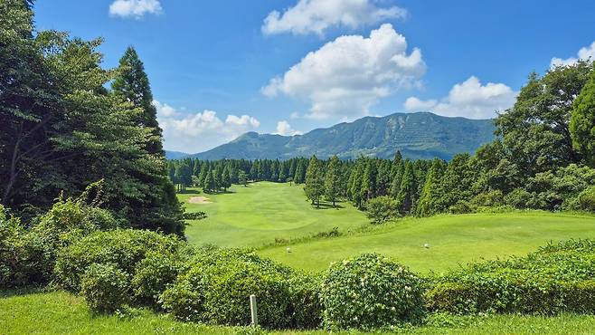 쇼골프가 인수한 일본 규슈 지역 구마모토현 아소 국립공원 인근의 아카미즈골프리조트. 쇼골프