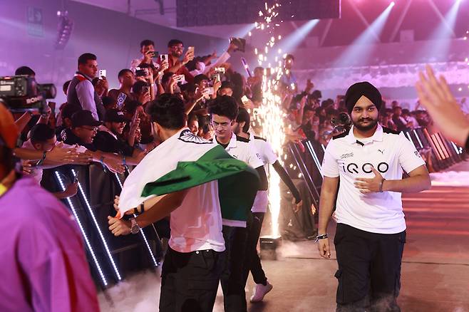 ‘BMIC 2025’에 인도 선수들이 입장하자 관중들이 환호하고 있다. <크래프톤>