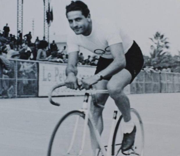 1948년 런던 올림픽 사이클 종목 출전 당시 프랑스 국가대표 선수 샤를 코스테(1924∼2025)의 모습. SNS 캡처