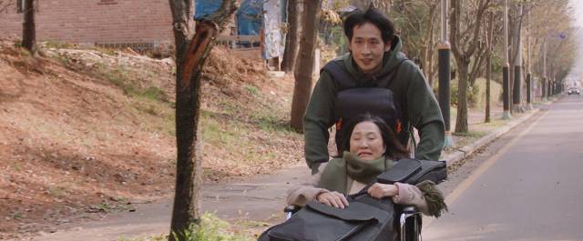 영화 '엄마를 버리러 갑니다'의 스틸컷. 사진 제공=싸이더스