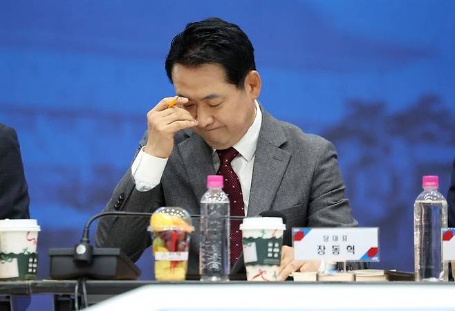 장동혁 국민의힘 대표가 지난 3일 경북 안동시 경북도청 화백당에서 열린 국민의힘 대구·경북 지역민생 예산정책협의회에서 생각에 잠겨 있다. ⓒ 뉴시스