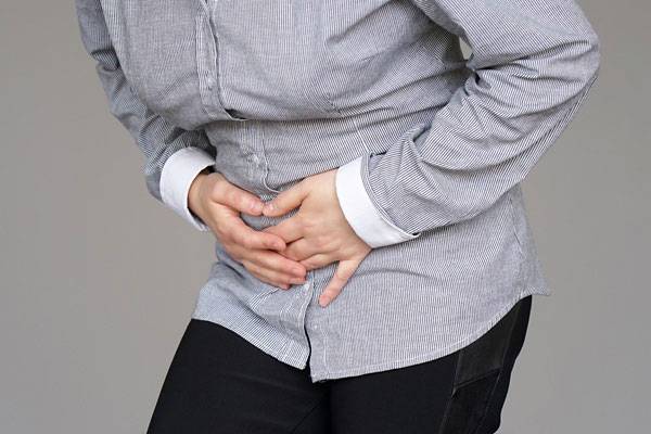 시도 때도 없이 설사하거나 복부 통증, 불편감을 겪는 과민성 대장 증후군 환자에게 지중해식 식단이 기존 식이요법보다 증상 완화에 더 도움이 된다는 연구 결과가 나왔다./사진=게티이미지뱅크