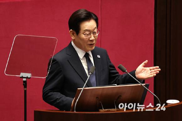 이재명 대통령이 4일 서울 여의도 국회 본회의에서 내년도 정부 예산안에 대한 시정연설을 하고 있다. [사진=곽영래 기자]