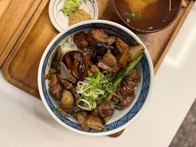 쿠마텐 스테키동. 사진=박소윤