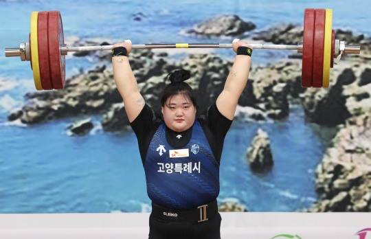 역도 87㎏+급 박혜정 용상. 사진[연합뉴스]