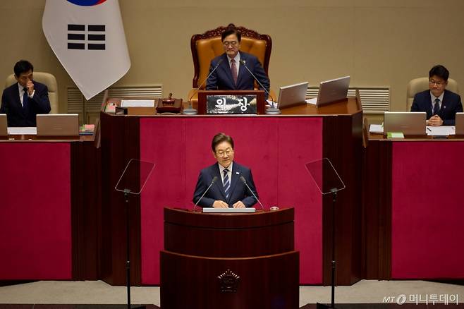 (서울=뉴스1) 허경 기자 = 이재명 대통령이 26일 서울 여의도 국회에서 추가경정예산(추경) 시정연설을 하고 있다. (대통령실 제공. 재판매 및 DB 금지) 2025.6.26/뉴스1 Copyright (C) 뉴스1. All rights reserved. 무단 전재 및 재배포, AI학습 이용 금지. /사진=(서울=뉴스1) 허경 기자