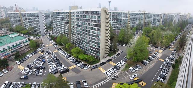 서울 강남구 은마아파트 단지가 보이고 있다.