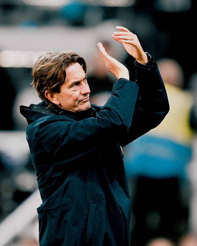 토마스 프랑크 토트넘 감독은 2일(한국시간) 첼시전 0-1 패배 이후 미키 판더펜과 제드 스펜스가 그를 무시하고 터널로 들어간 것에 대해 “큰 문제가 아니다”라고 밝혔다. 사진출처｜토트넘 페이스북