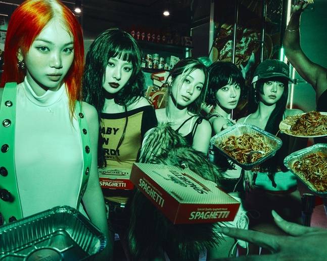 르세라핌 스파게티 /사진 쏘스뮤직