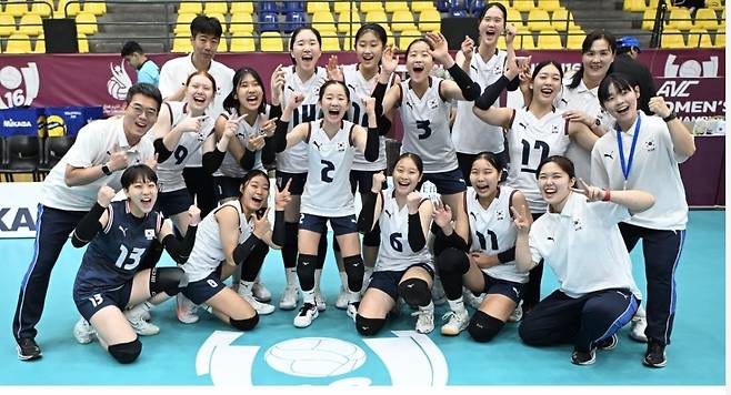 U-16 아시아선수권에 참가한 한국 U-16 여자배구 대표팀 [AVC 홈피 캡처. 재판매 및 DB 금지]