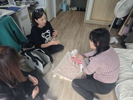 유성구 반려견·자연 통해 고독사 위험군 마음 치유
