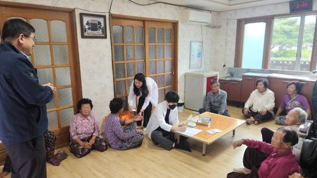 거창군 경로당 순회 주치의제 운영.거창군 제공