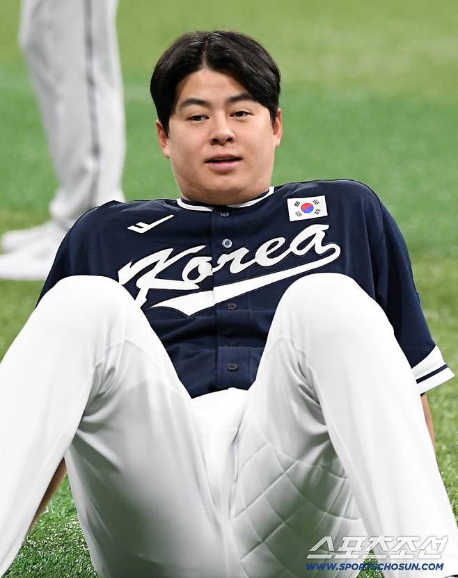 대한민국 야구대표팀이 5일 고척스카이돔에서 훈련을 가졌다. 노시환 몸을 풀고 있다. 고척=박재만 기자 pjm@sportschosun.com/2025.11.05/