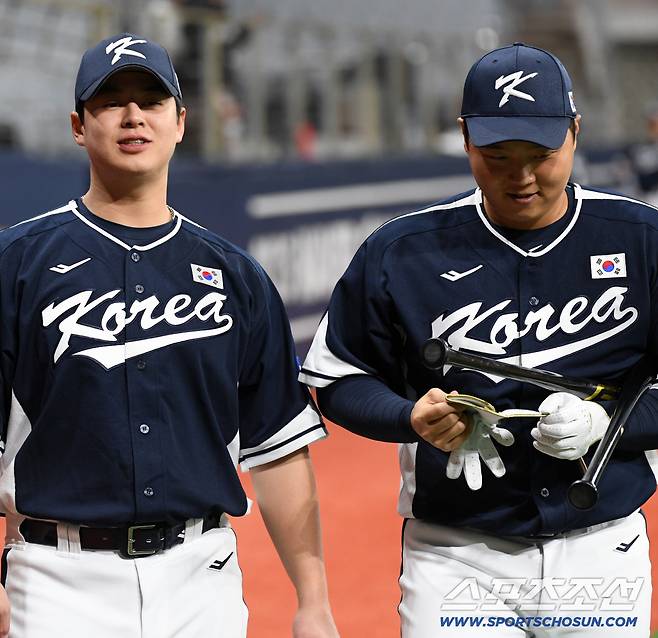 대한민국 야구대표팀이 5일 고척스카이돔에서 훈련을 가졌다. 노시환, 한동희가 타격 훈련을 하고 있다. 고척=박재만 기자 pjm@sportschosun.com/2025.11.05/