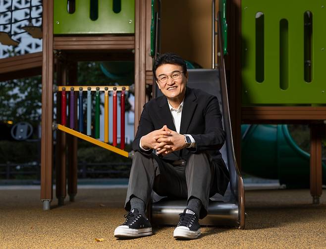 1985년 11월 영화 ‘깜보’의 첫 촬영으로부터 40년, 내년에 환갑을 맞는 배우 박중훈은 “세상은 고마움투성이”라고 했다. 지난달 29일 서울 강남의 한 카페에서 만난 그는 “앞으로의 목표도 지난 40년과 마찬가지로 좋은 배우”라고 했다./김지호 기자