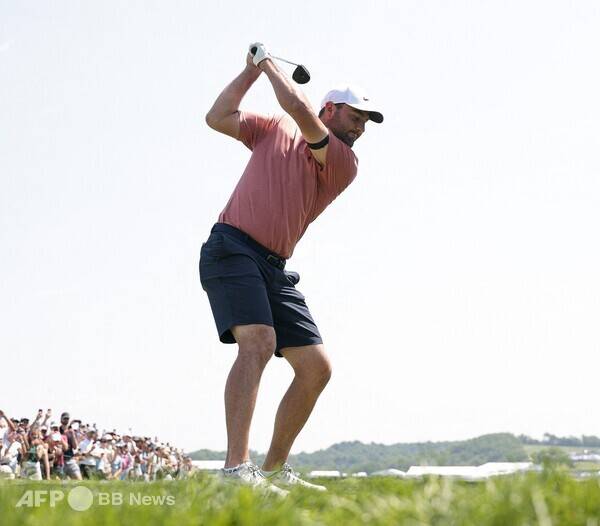 칼럼 내용과 관련 없는 참고 사진입니다.&nbsp;꾸준한 경기력을 보여주는 세계랭킹 1위 스코티 셰플러(미국)가 미국프로골프(PGA) 투어 메이저 대회 연습라운드에서 골프스윙 하는 모습이다. 사진제공=ⓒAFPBBNews = News1 (사진을 무단으로 사용하지 마십시오.)