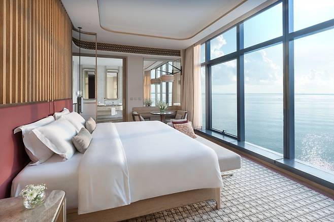 필리 호텔의 프리미어 스위트 알래스칸 킹 베드 객실, 아침 풍경