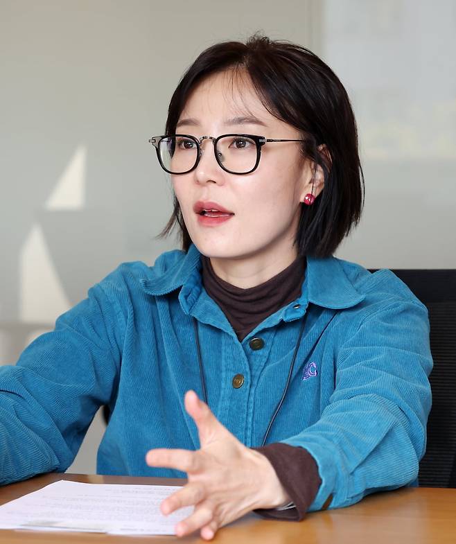 뮤지컬 '어쩌면 해피엔딩' 한경숙 프로듀서(NHN링크 공연제작 이사)가 서울 논현동 NHN링크에서 한국경제신문과 인터뷰하고 있다./사진=최혁 기자